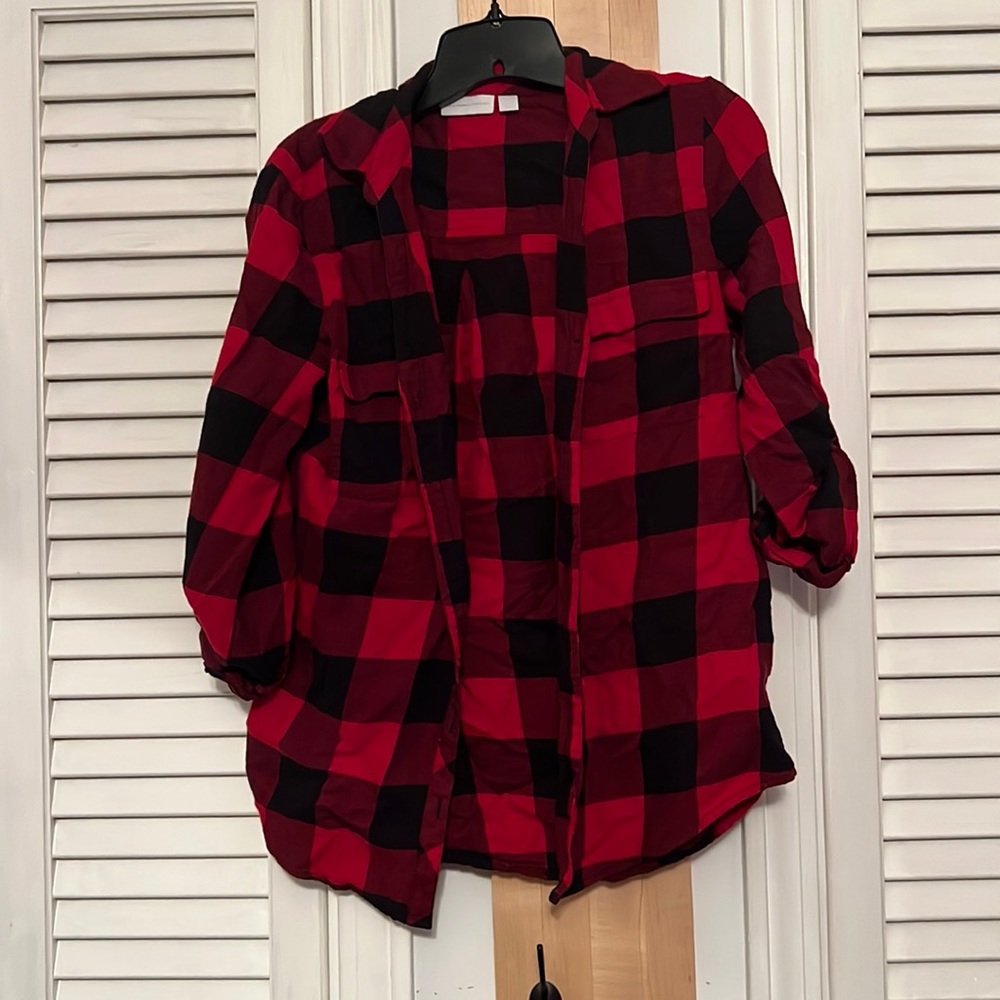 NY&CO Black and Red Plaid Long-Sleeve Button Down Top